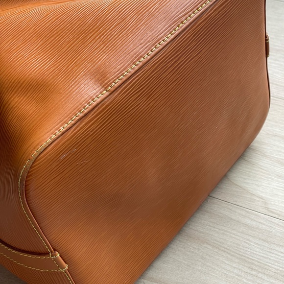 Louis Vuitton Petite Noe Epi - Picture 13 of 15